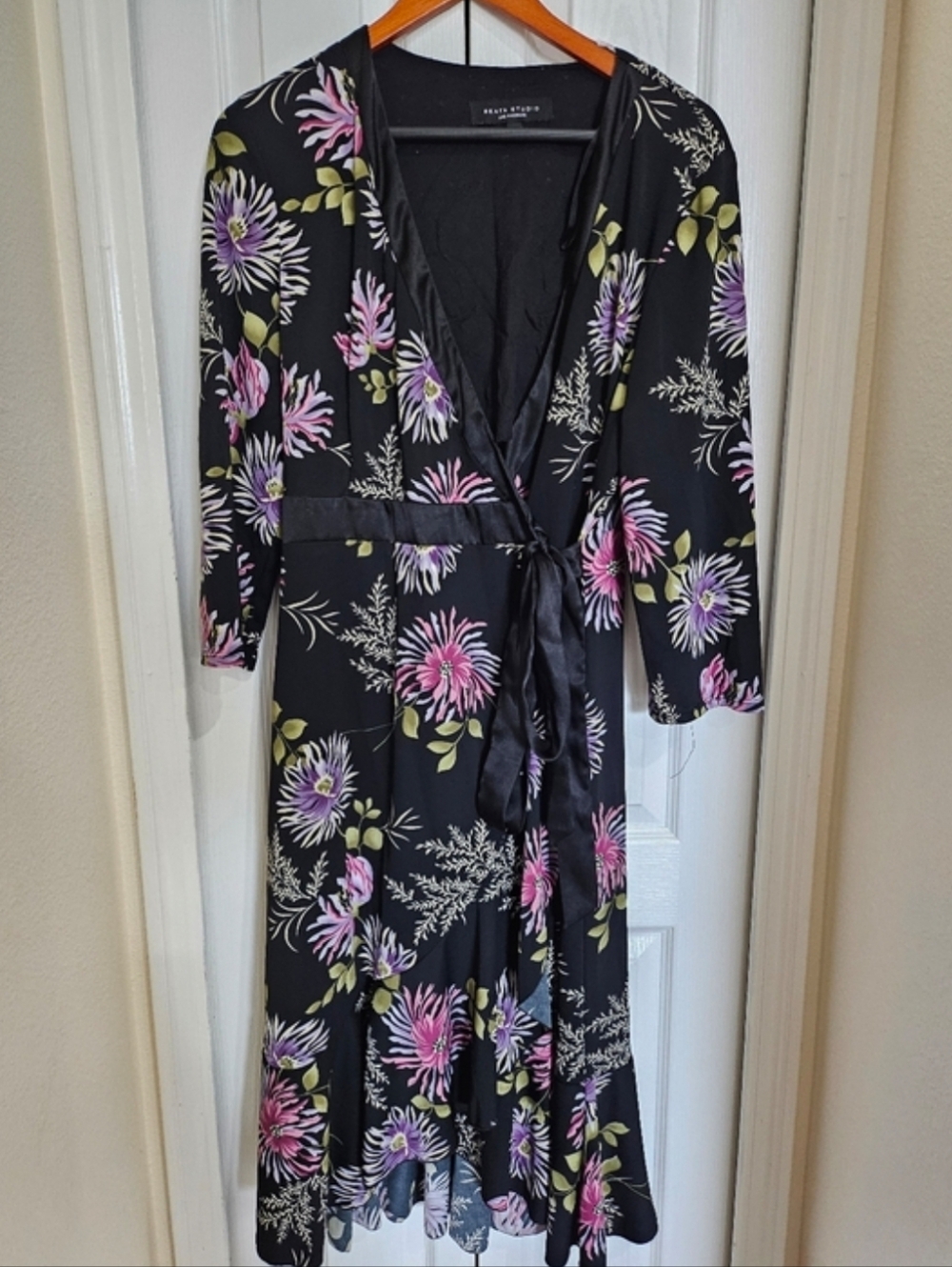 Beata Studio Los Angeles Floral Wrap Dress Size 14 Black Pink Midi Made in USA. - Picture 3 of 13
